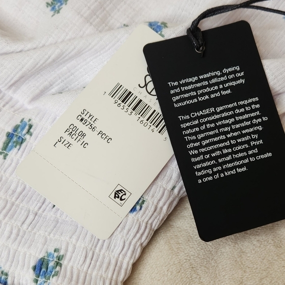 Chaser White Tank with Blue/Green Floral Accents Size L - Picture 4 of 12